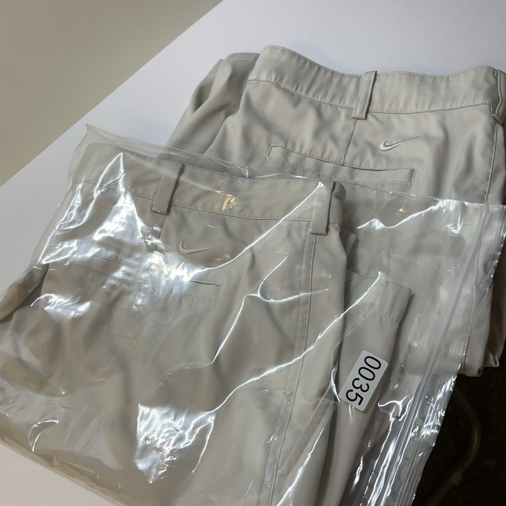 LOT of 2 Nike Golf Shorts Mens 40 Tan Khaki Dri Fit Dry Performance Tech Beige‎